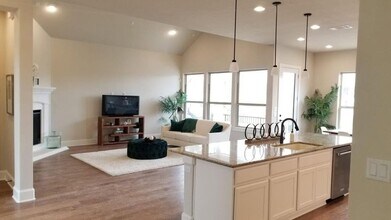 715 Bottlebrush Dr in Georgetown, TX - Building Photo - Building Photo