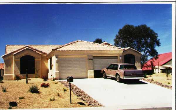 13626 N Hamilton Dr in Fountain Hills, AZ - Foto de edificio - Building Photo