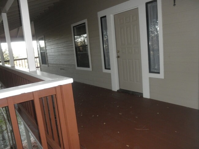 18481 Song Sparrow Ct in Penn Valley, CA - Building Photo - Building Photo