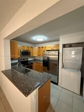 350 Palm Cir W, Unit 102 in Pembroke Pines, FL - Building Photo - Building Photo
