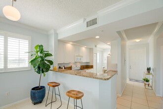 27 Royal Palm Way in Boca Raton, FL - Building Photo - Building Photo