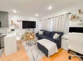 6 Everett Pl, Unit 1 in Boston, MA - Building Photo