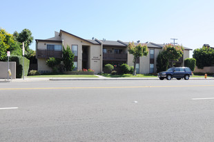 Chapman Villas in Garden Grove, CA - Building Photo