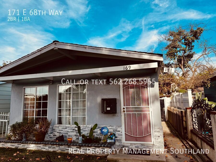 171 1/2 E 68th Way in Long Beach, CA - Building Photo