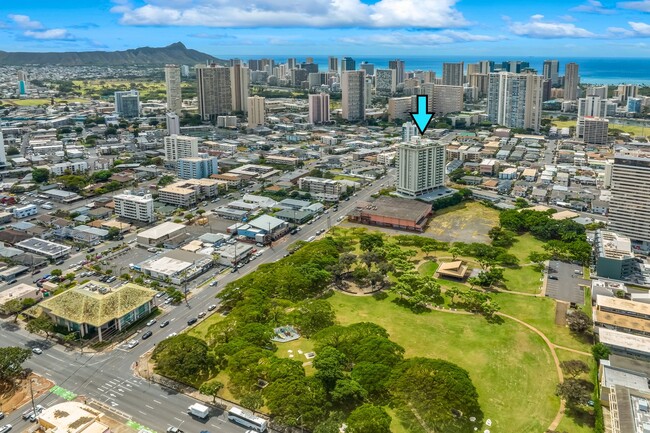 796 Isenberg St in Honolulu, HI - Building Photo - Building Photo