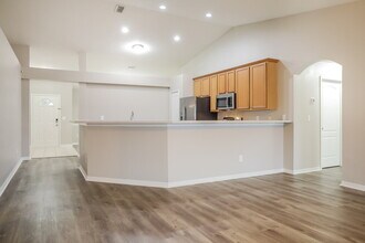 808 Bucks Harbor Dr W in Jacksonville, FL - Building Photo - Building Photo