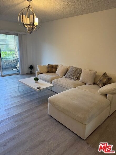 18307 Burbank Blvd in Los Angeles, CA - Building Photo - Building Photo