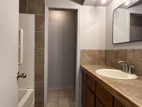 118 W Elm Ave in Stillwater, OK - Building Photo - Building Photo