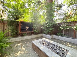 644 Harvard Ave in Menlo Park, CA - Building Photo - Building Photo