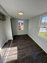 1345 E 289th St in Wickliffe, OH - Building Photo