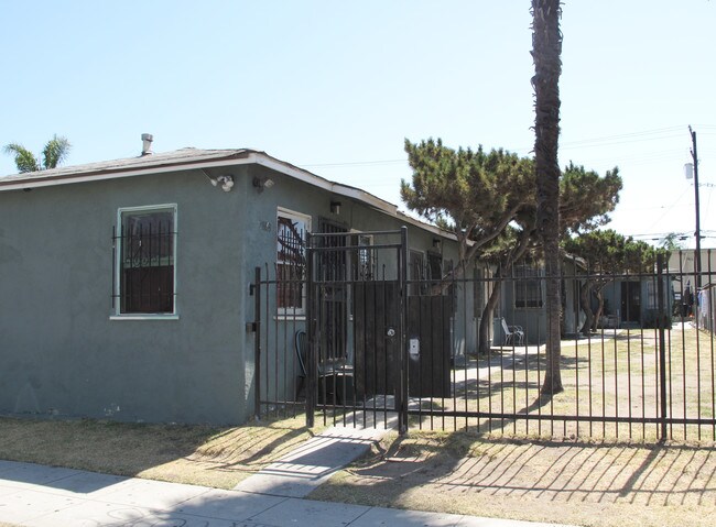 1866-1870 Henderson Ave in Long Beach, CA - Building Photo - Building Photo