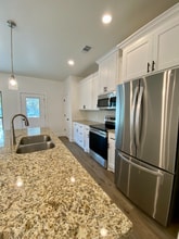 346 Parks Cir in Lufkin, TX - Foto de edificio - Building Photo