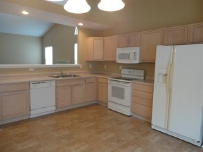 12293 Driftstone Dr in Fishers, IN - Building Photo - Building Photo