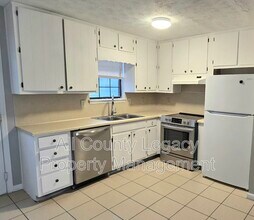 3087 Parkside Ct in Snellville, GA - Building Photo - Building Photo