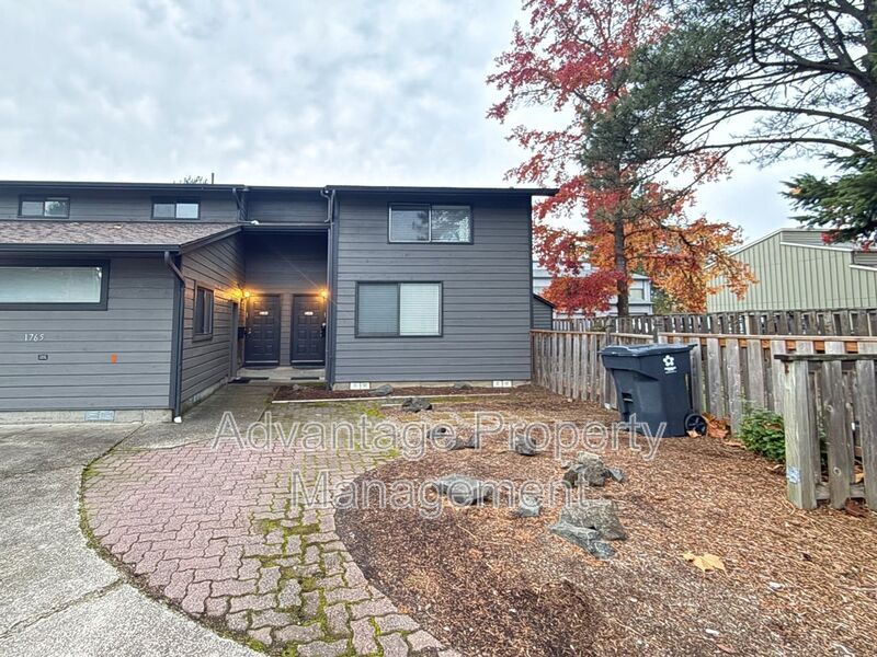 1765 NW Grant Ave in Corvallis, OR - Building Photo