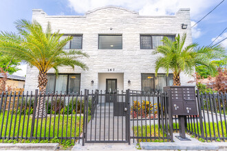 167 NW 38th St in Miami, FL - Building Photo - Building Photo