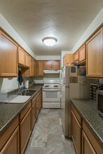 Roland Lane Apartments in Green Bay, WI - Building Photo - Building Photo