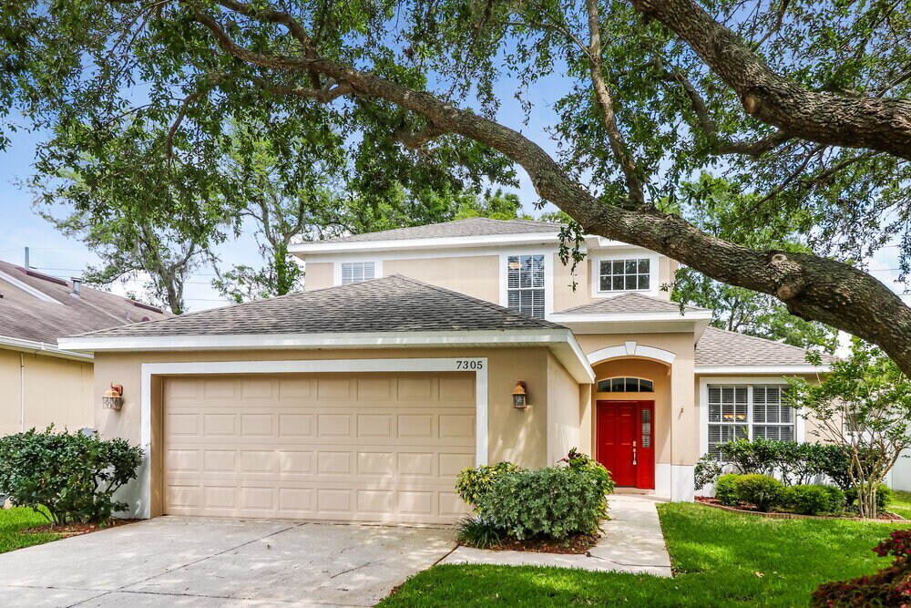 7305 Brightwater Oaks Dr in Tampa, FL - Building Photo
