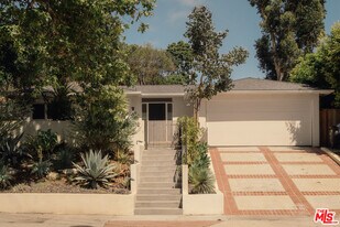 914 Bienveneda Ave in Los Angeles, CA - Building Photo