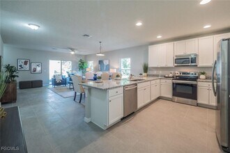 46 NE 4th St in Cape Coral, FL - Building Photo - Building Photo