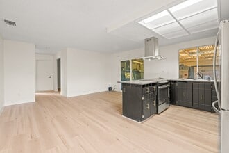 8917 Fredric Ave, Unit Cozy 1 BD - 10min Downtwn in Sacramento, CA - Building Photo - Building Photo