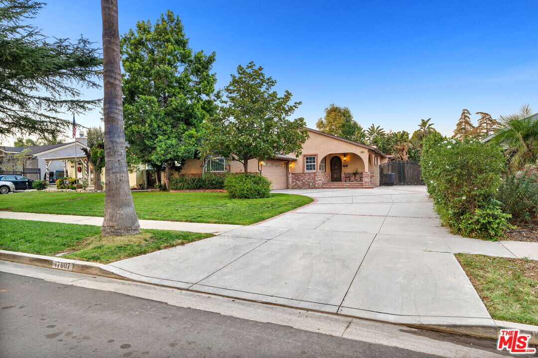 17807 Tribune St in Los Angeles, CA - Building Photo