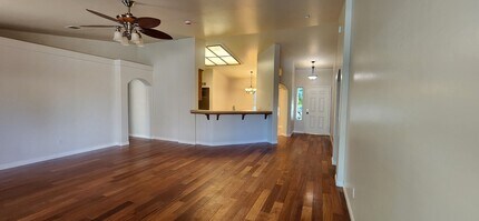 9810 Manhattan Dr in Bakersfield, CA - Building Photo - Building Photo