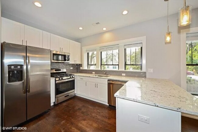 1750 W Summerdale Ave in Chicago, IL - Building Photo - Building Photo