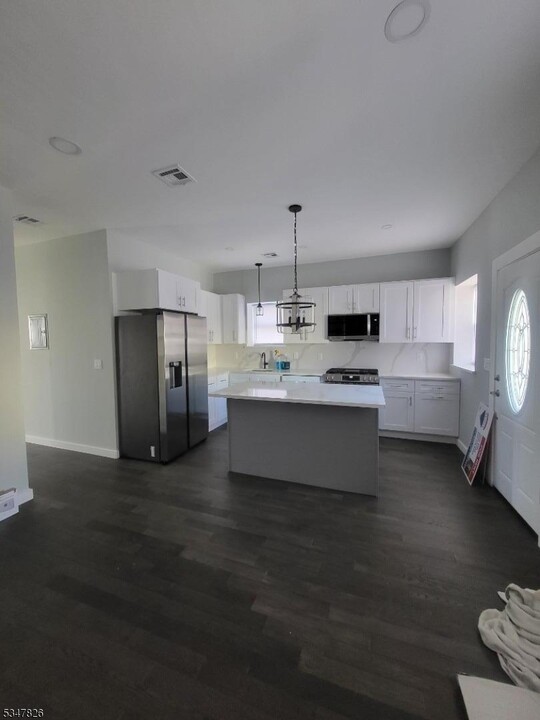 288 E Kinney St, Unit 288 in Newark, NJ - Building Photo