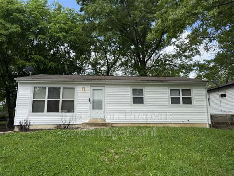 9609 Winkler Dr in St. Louis, MO - Building Photo