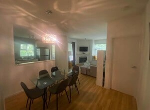 6893 Prenter St in Burnaby, BC - Building Photo - Building Photo