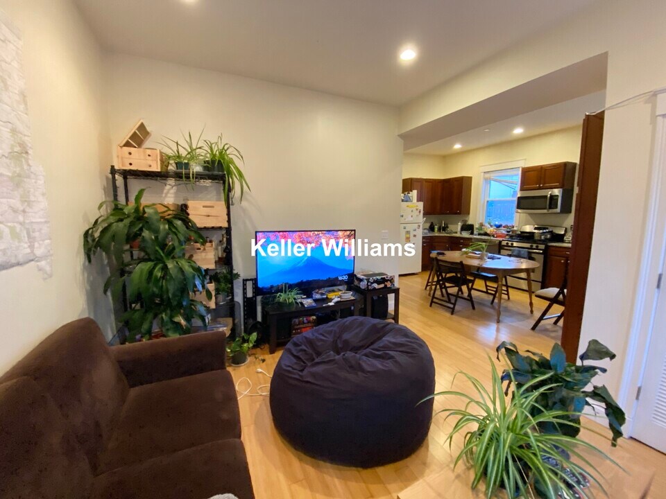 1625 Tremont St, Unit 2 in Boston, MA - Foto de edificio