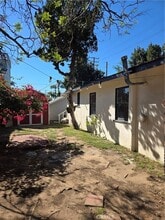 819 Huntington St in Huntington Beach, CA - Foto de edificio - Building Photo