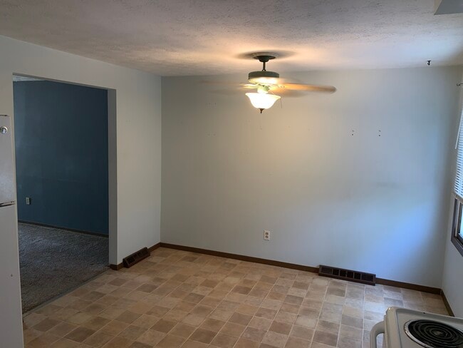 7484 Seymour St NW in Massillon, OH - Building Photo - Building Photo