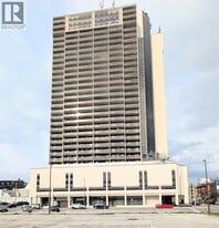 150 Park St W in Windsor, ON - Building Photo
