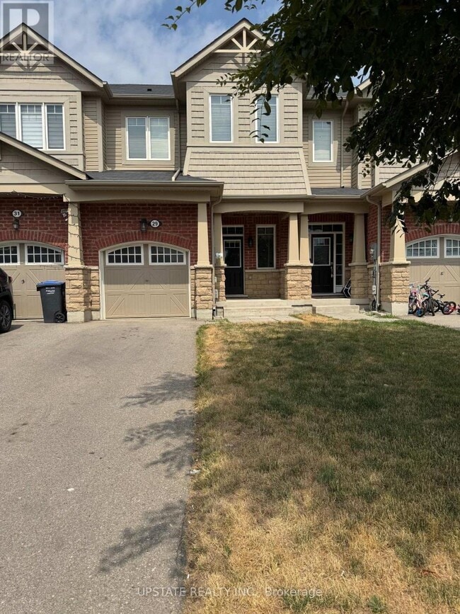 property at 29 Phyllis Dr