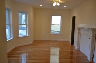 172 Fuller St, Unit 1 in Brookline, MA - Foto de edificio - Building Photo