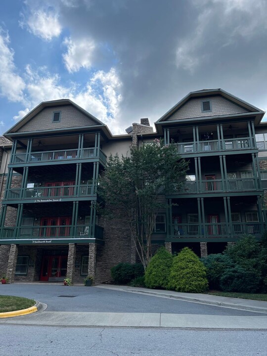 9 Kenilworth Knolls in Asheville, NC - Foto de edificio