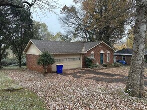 722 Geronimo Way in Bowling Green, KY - Building Photo - Building Photo