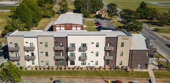 726 E Emma Ave in Springdale, AR - Building Photo