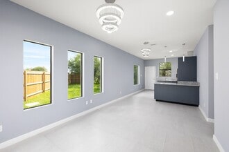 810 S Michigan St in Alton, TX - Building Photo - Building Photo