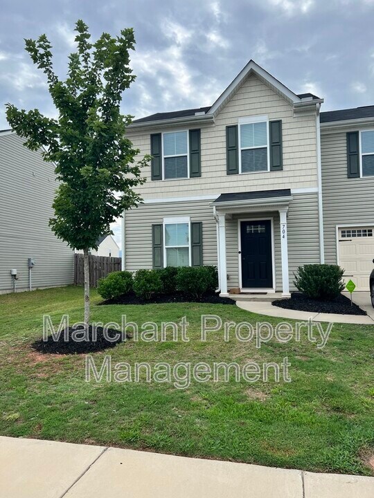 704 Braeswood St in Greenville, SC - Building Photo
