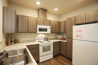 Lassen Villa Apartments in Chico, CA - Building Photo - Interior Photo