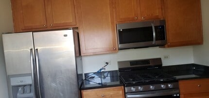 2400 E 103rd St in Chicago, IL - Building Photo - Building Photo