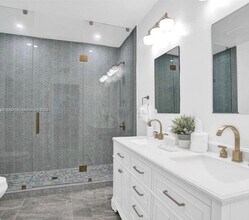 2501 NE 181st St in Miami, FL - Building Photo - Building Photo