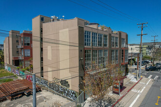 Franklin Square Lofts in San Francisco, CA - Building Photo - Building Photo