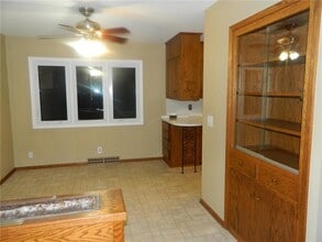 209 Valley High Rd in Burnsville, MN - Building Photo - Building Photo