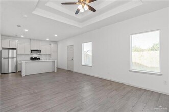 1213 Shavano Dr, Unit 4 in Edinburg, TX - Building Photo - Building Photo