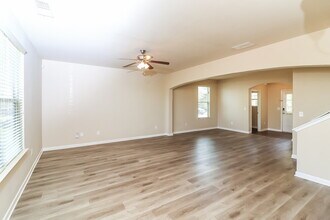 360 Bandelier Cir in Hampton, GA - Building Photo - Building Photo
