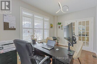 48 Tonner Crescent in Aurora, ON - Building Photo - Building Photo